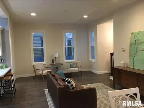 804 N 7th St, Springfield, IL 62702 photo 3