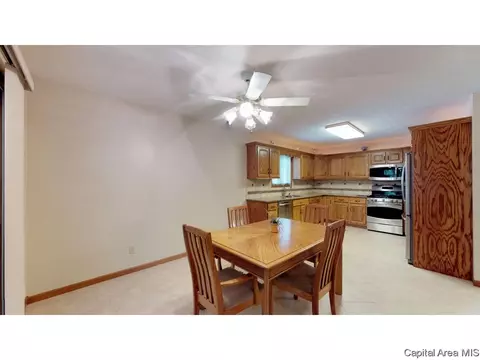 1027 Willowbrook Dr, Springfield, IL 62711 photo 9