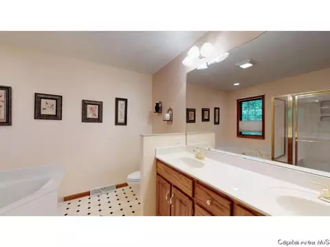 1027 Willowbrook Dr, Springfield, IL 62711 photo 17