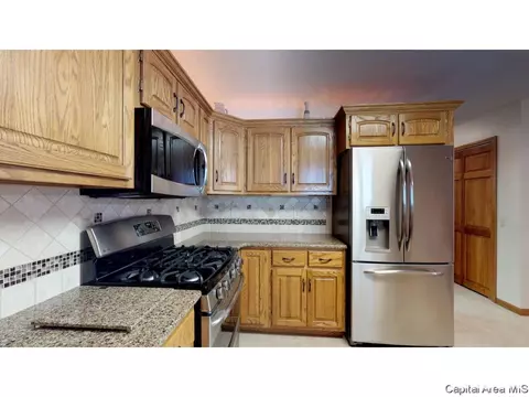 1027 Willowbrook Dr, Springfield, IL 62711 photo 13