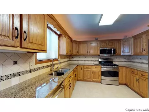 1027 Willowbrook Dr, Springfield, IL 62711 photo 14