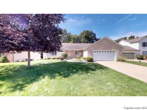 1027 Willowbrook Dr, Springfield, IL 62711 photo 1