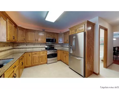 1027 Willowbrook Dr, Springfield, IL 62711 photo 11