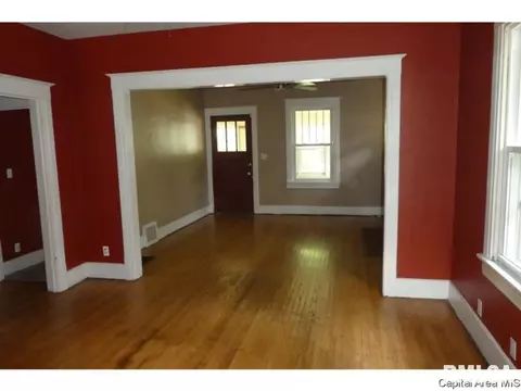 221 N Douglas Ave, Springfield, IL 62702 photo 6
