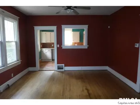 221 N Douglas Ave, Springfield, IL 62702 photo 5