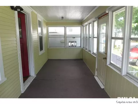 221 N Douglas Ave, Springfield, IL 62702 photo 2