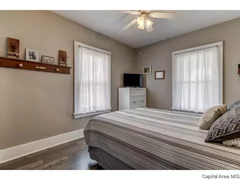 2101 N 7th St, Springfield, IL 62702 photo 17