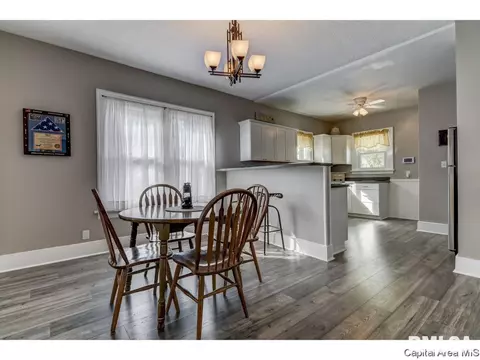 2101 N 7th St, Springfield, IL 62702 photo 16