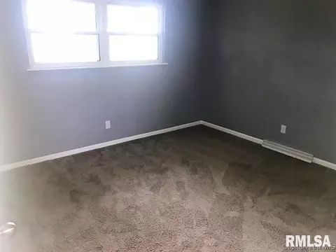 3140 Elmhurst Dr, Springfield, IL 62704 photo 9