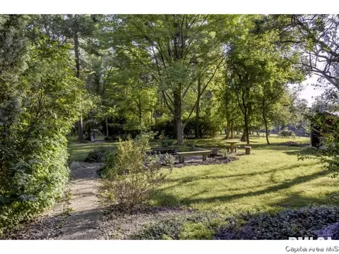 18 Hazel Ln, Springfield, IL 62712 photo 2