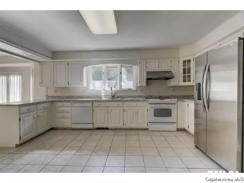34 Brighton Rd, Springfield, IL 62702 photo 4