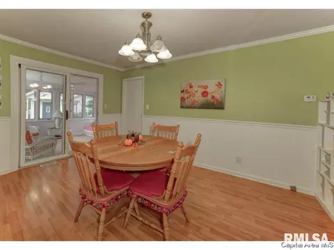 2105 S Park, Springfield, IL 62704 photo 16