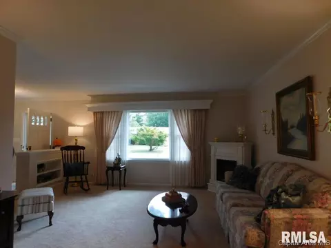 2105 S Park, Springfield, IL 62704 photo 8