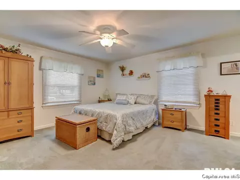 1100 Crescent Ln, Springfield, IL 62704 photo 21