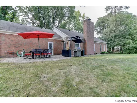 1100 Crescent Ln, Springfield, IL 62704 photo 4