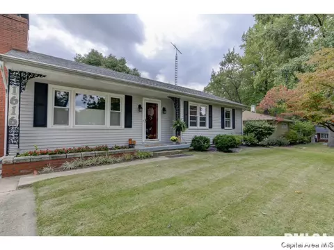 1616 W Edwards St, Springfield, IL 62704 photo 2