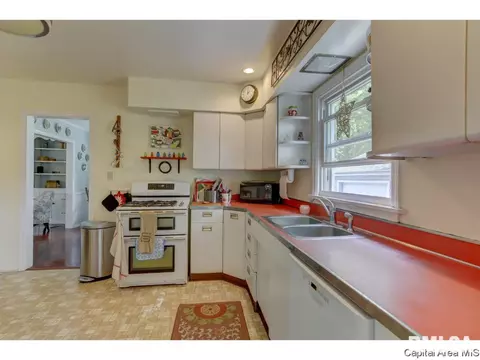 1616 W Edwards St, Springfield, IL 62704 photo 7