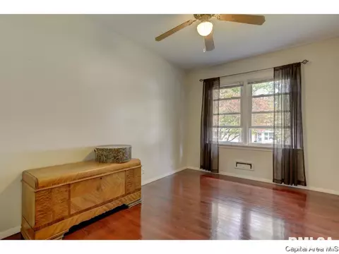 1616 W Edwards St, Springfield, IL 62704 photo 17