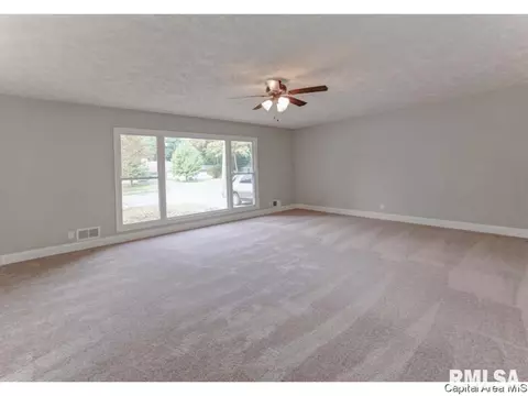 2020 Chatham Rd, Springfield, IL 62704 photo 8