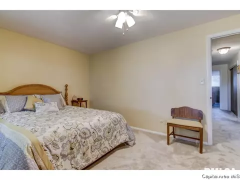 65 Lambert Ln, Springfield, IL 62704 photo 5