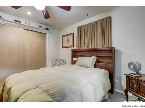 65 Lambert Ln, Springfield, IL 62704 photo 9