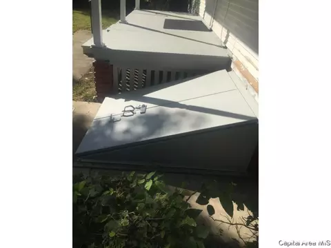 1130 E Spruce St, Springfield, IL 62703 photo 6