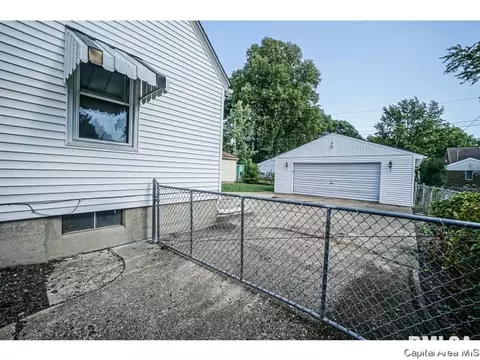 1930 N 6th St, Springfield, IL 62702 photo 5