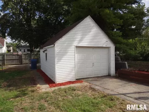 1720 S College St, Springfield, IL 62704 photo 17