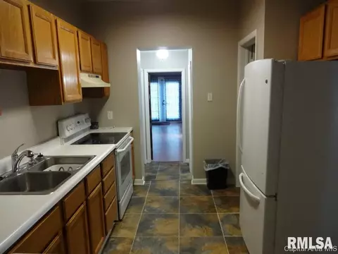 1720 S College St, Springfield, IL 62704 photo 6