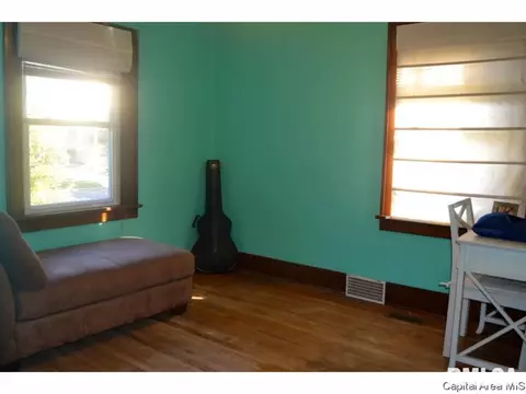 1009 N 1st St, Springfield, IL 62702 photo 8
