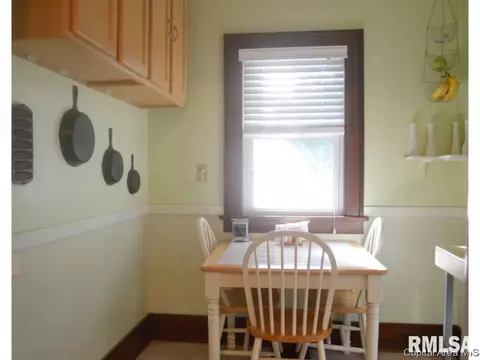 1009 N 1st St, Springfield, IL 62702 photo 5
