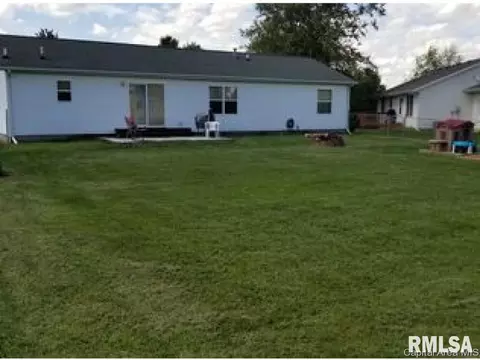 602 N Bitterroot Dr, Athens, IL 62613 photo 8