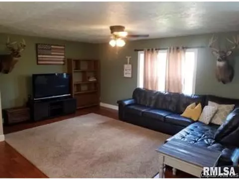 602 N Bitterroot Dr, Athens, IL 62613 photo 2