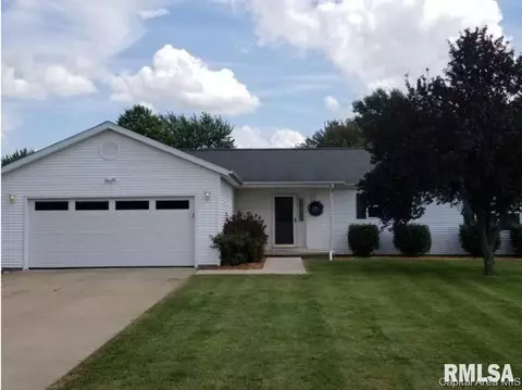 602 N Bitterroot Dr, Athens, IL 62613 photo 1