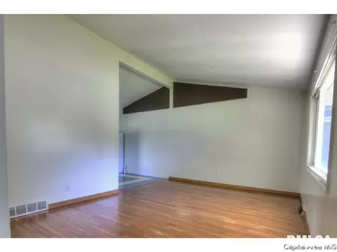 2253 Ramsey, Springfield, IL 62702 photo 2