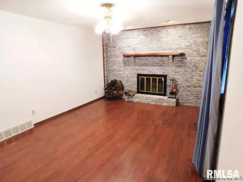 2809 E Black, Springfield, IL 62702 photo 5