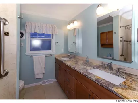 2000 Barberry Dr, Springfield, IL 62704 photo 14