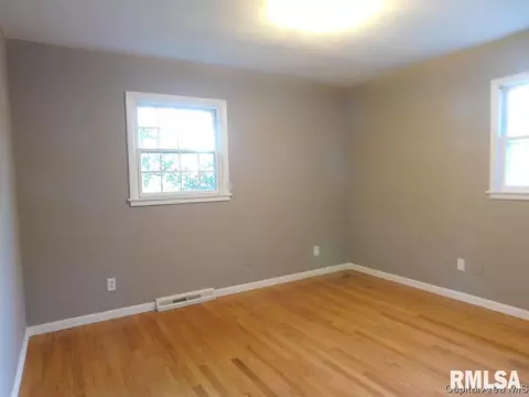 2000 Barberry Dr, Springfield, IL 62704 photo 17