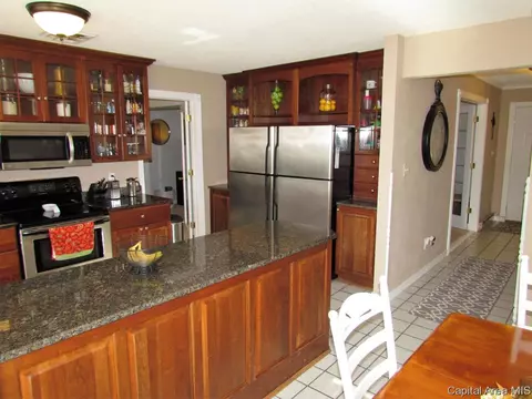 18 Groton Dr, Springfield, IL 62702 photo 7