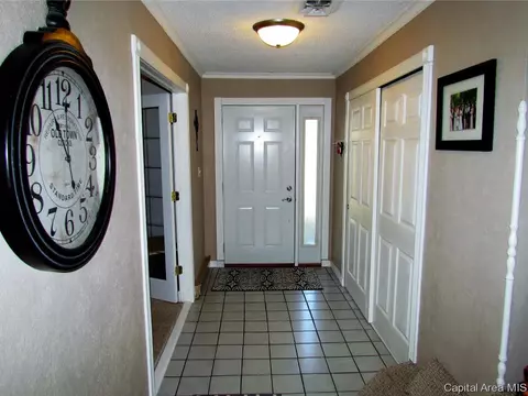 18 Groton Dr, Springfield, IL 62702 photo 3