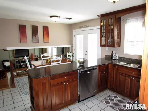 18 Groton Dr, Springfield, IL 62702 photo 6