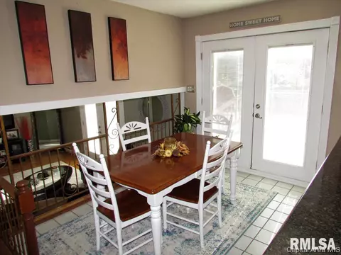 18 Groton Dr, Springfield, IL 62702 photo 8