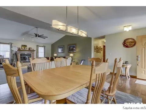 6727 Phlox Dr, Springfield, IL 62712 photo 4