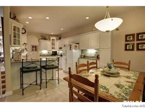 2013 W Laurel St, Springfield, IL 62704 photo 11
