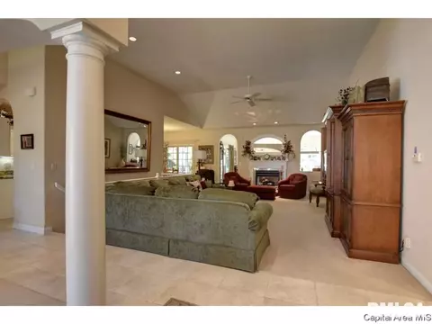 2013 W Laurel St, Springfield, IL 62704 photo 4