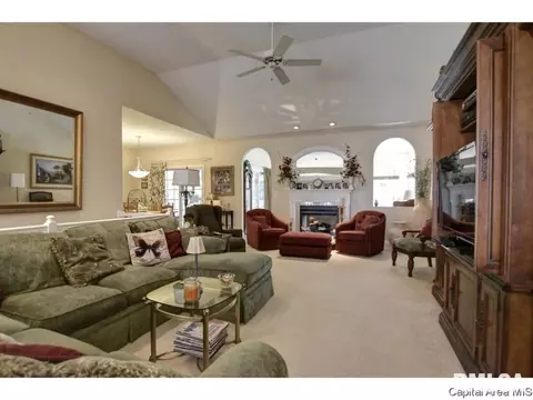 2013 W Laurel St, Springfield, IL 62704 photo 6