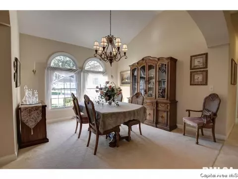 2013 W Laurel St, Springfield, IL 62704 photo 9