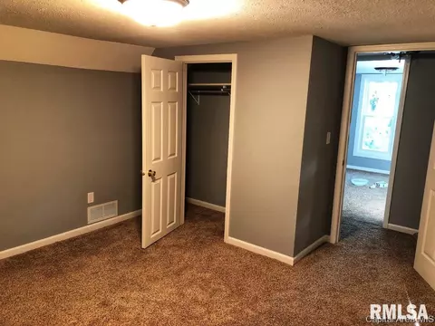 2420 N 15th St, Springfield, IL 62702 photo 10