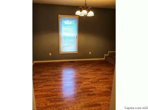 2420 N 15th St, Springfield, IL 62702 photo 2
