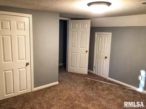 2420 N 15th St, Springfield, IL 62702 photo 9